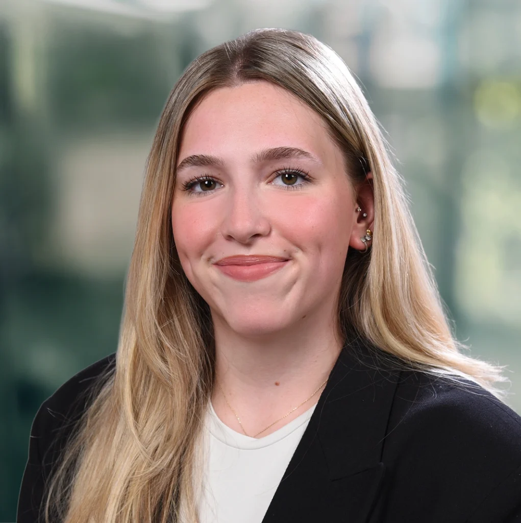 Aisha Mustafi – Werkstudentin bei FinanzFreaks